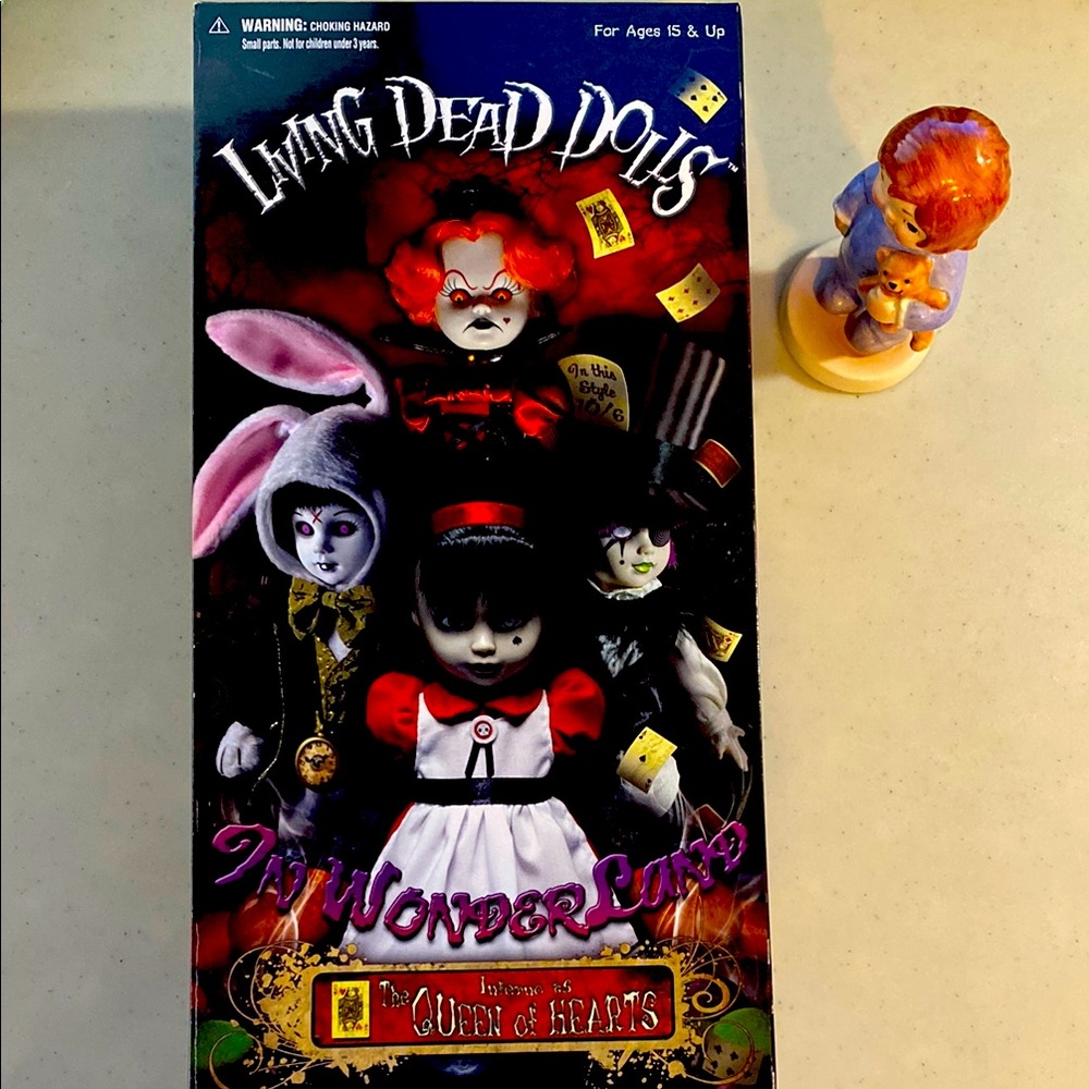 Living Dead Dolls In Wonderland Inferno as Queen of Hearts